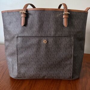 Michael Kors Jet Set Pocket Snap Medium Tote